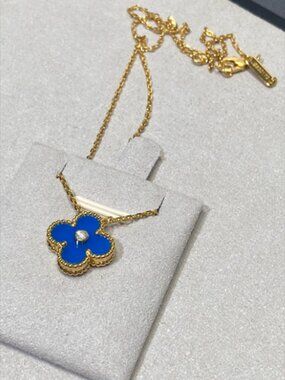 💖💖Van Cleef & Arpels Blue Necklace